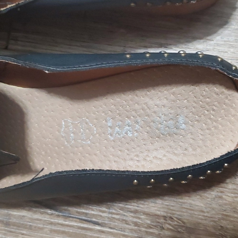 Flats - Picture 3 of 4